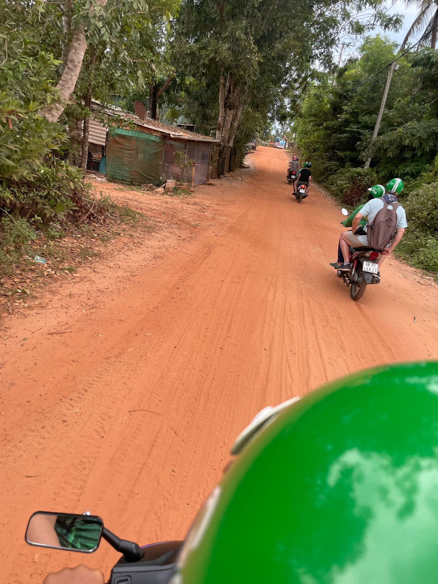 Photo de groupe avec des voyageurs